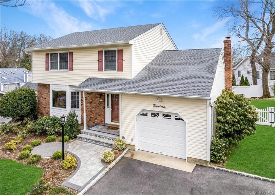 19 Hill Dr, Glen Head, NY 11545 - photo 1