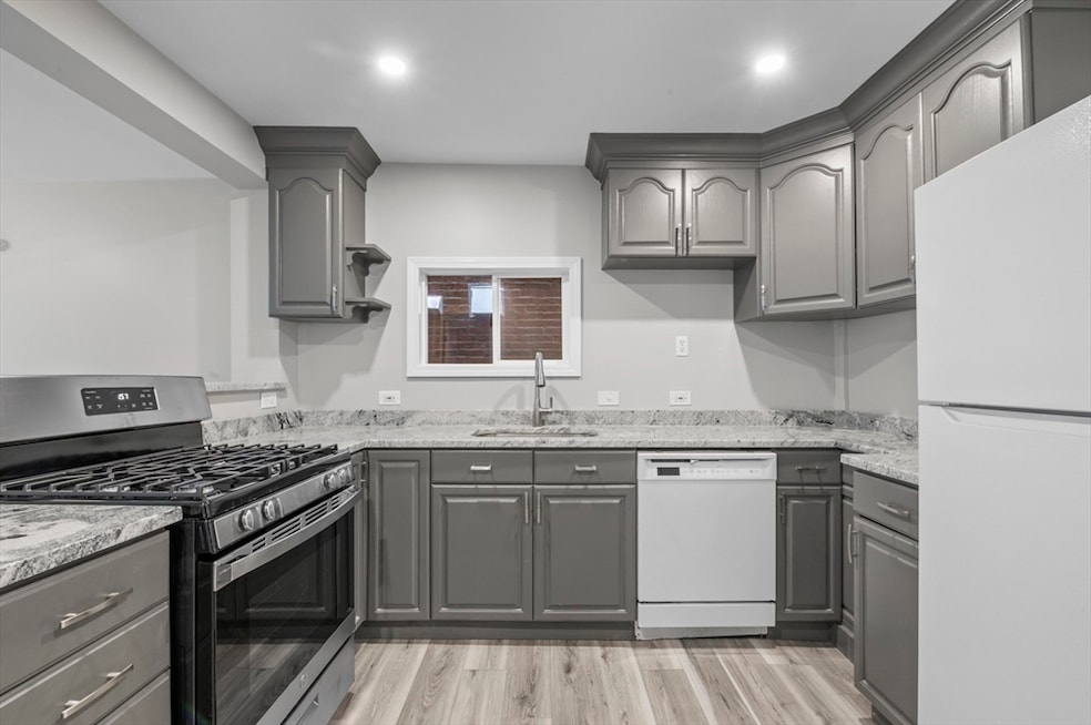 37 English St unit 1, Salem, MA 01970 - photo 1