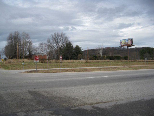 3101 Raines Cir, Algood, TN 38506 - photo 1