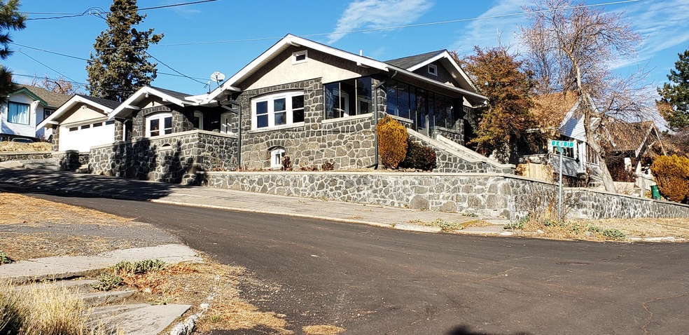 401 Jefferson St, Klamath Falls, OR 97601 - photo 1