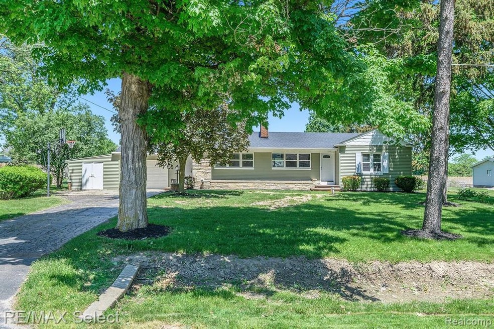 9431 E Potter Rd, Davison, MI 48423 - photo 1