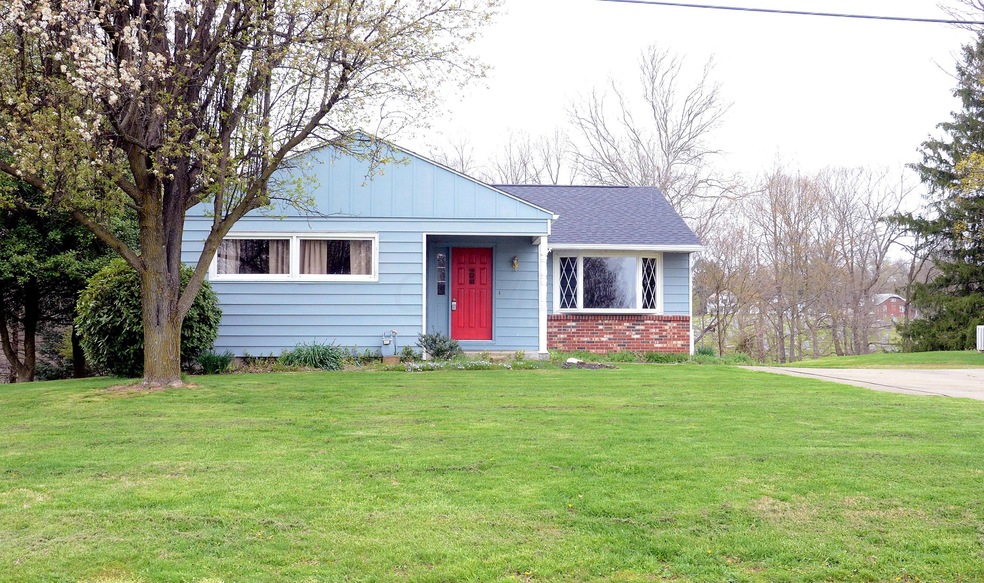 205 Westview Dr, New Concord, OH 43762 - photo 1