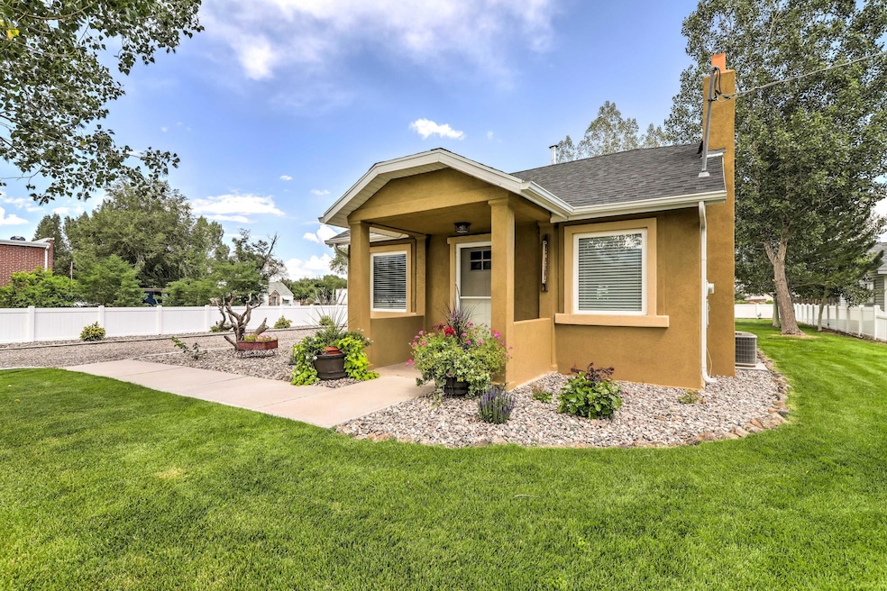 25 S 100 St E, Circleville, UT 84723 - photo 1