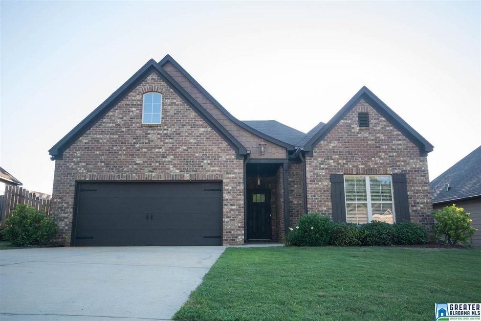 4 BEDROOMS, 2 BATHS, NEW LAMINATE FLOORING IN GREA