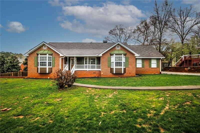 Level front yard