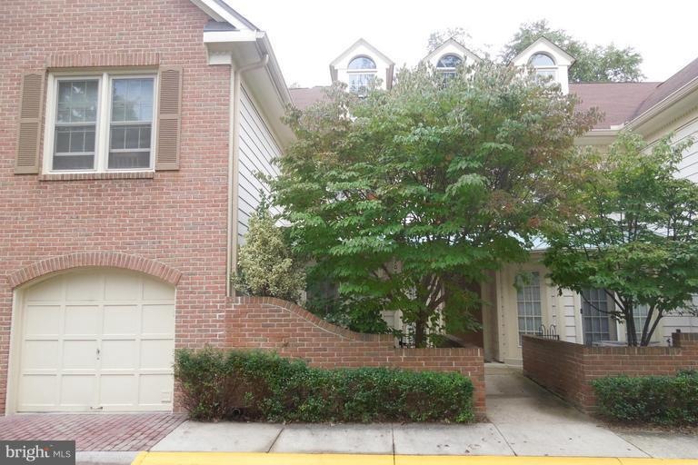 10807 Luxberry Dr, Rockville, MD 20852 - photo 1