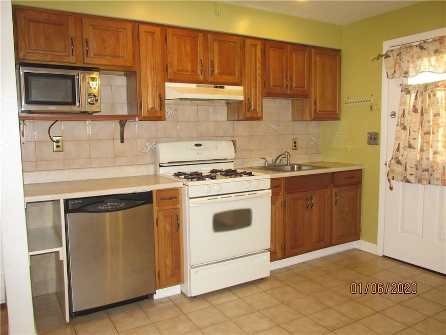 41 Chestnut St unit Back Side Entrance, Tuckahoe, NY 10707 - photo 1