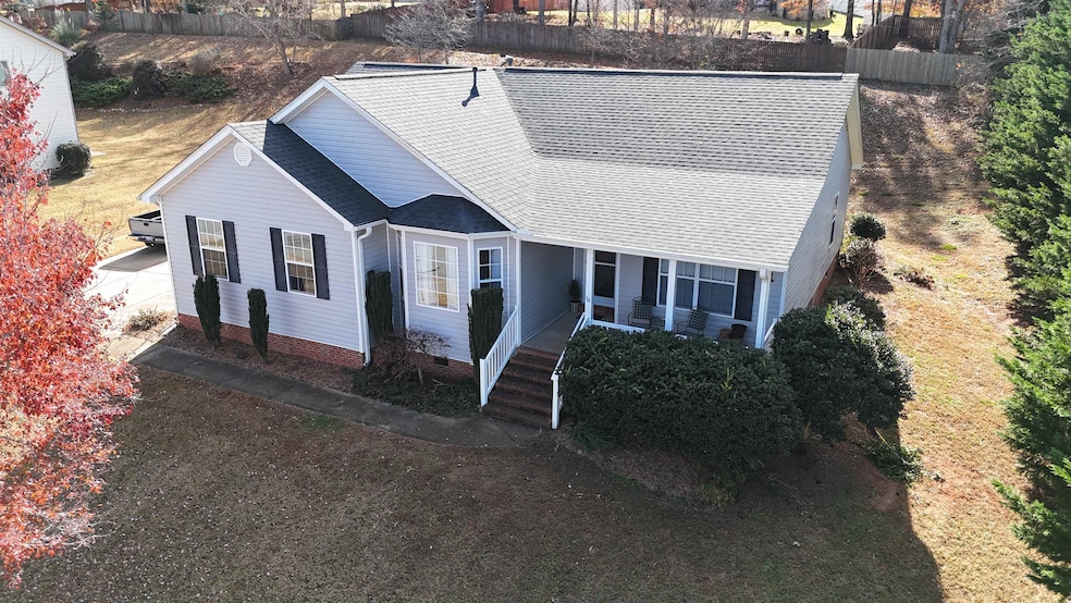 10 Kinlock Ln, Travelers Rest, SC 29690 - photo 1