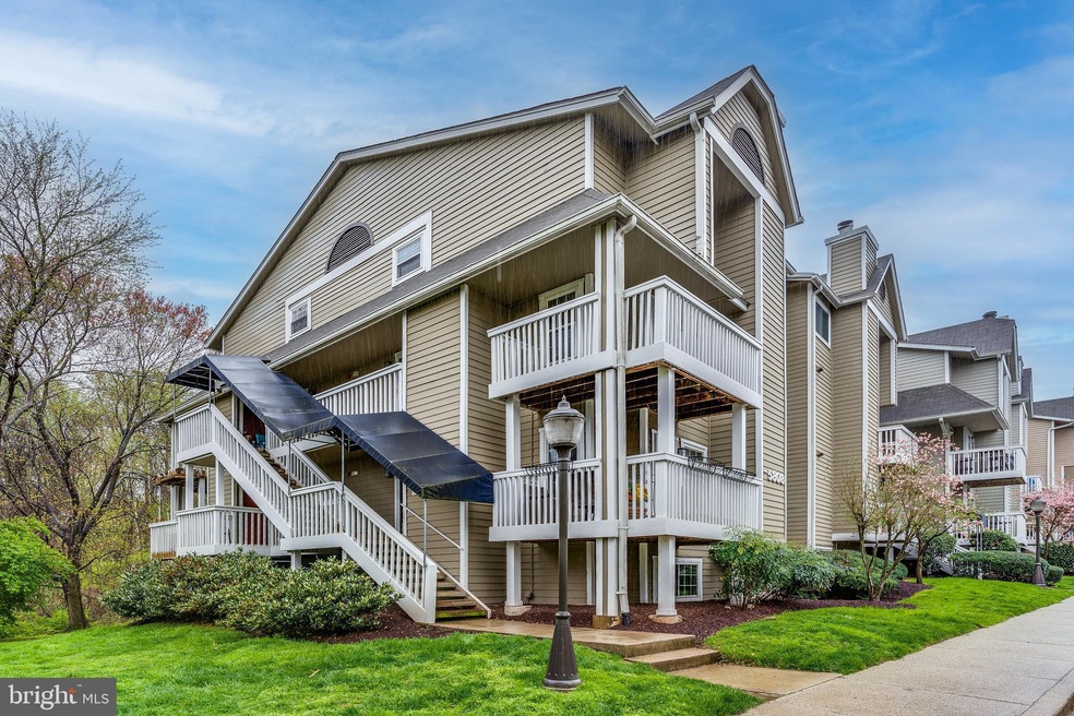 5808 Inman Park Cir unit 200, Rockville, MD 20852 - photo 1