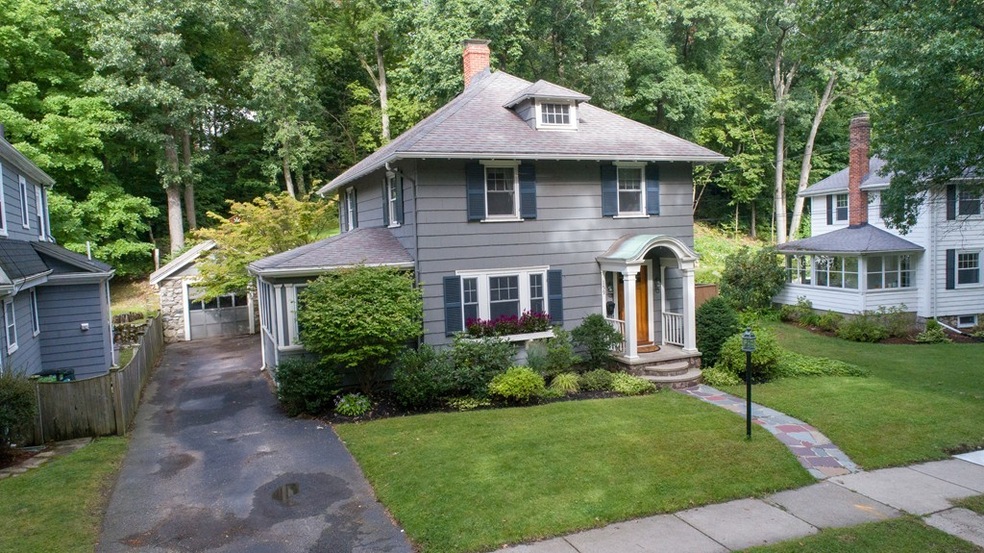 159 Warwick Rd, Melrose, MA 02176 - photo 1