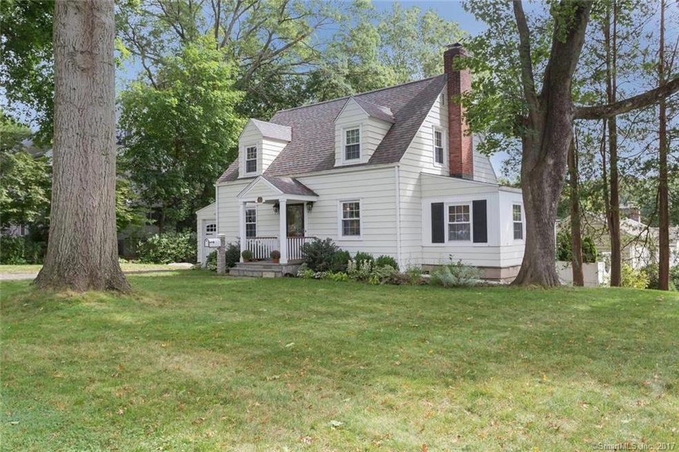 Great Curb Appeal!