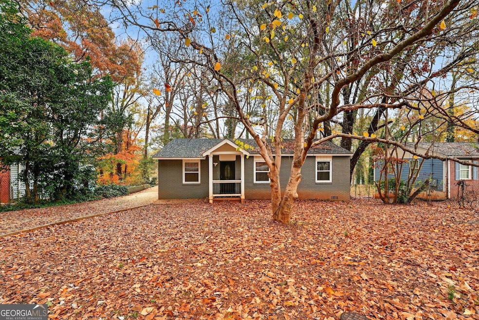 1068 Rebel Forest Dr SE, Atlanta, GA 30315 - photo 1