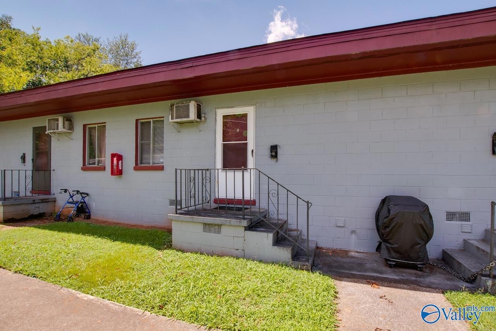 1328 Oshaughnessy Ave NE unit B, Huntsville, AL 35801 - photo 1