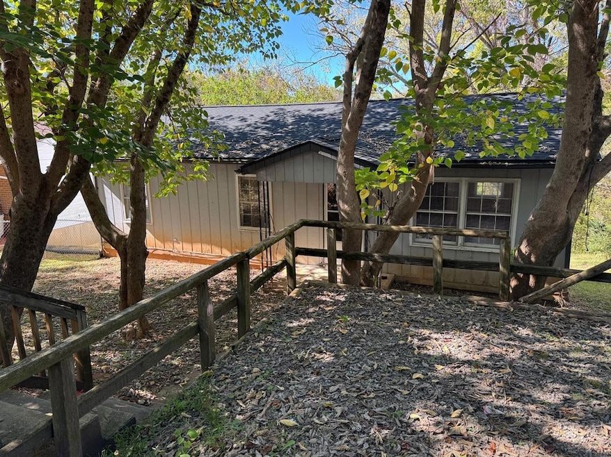 For Rent $1,165/month