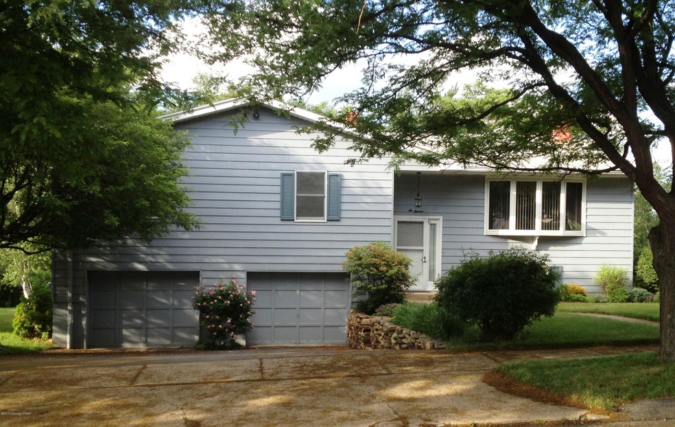 611 Shirley Ln, Dunmore, PA 18512 - photo 1