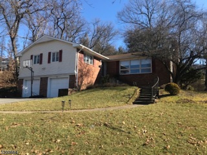 70 N Hillside Ave, Livingston, NJ 07039 - photo 1