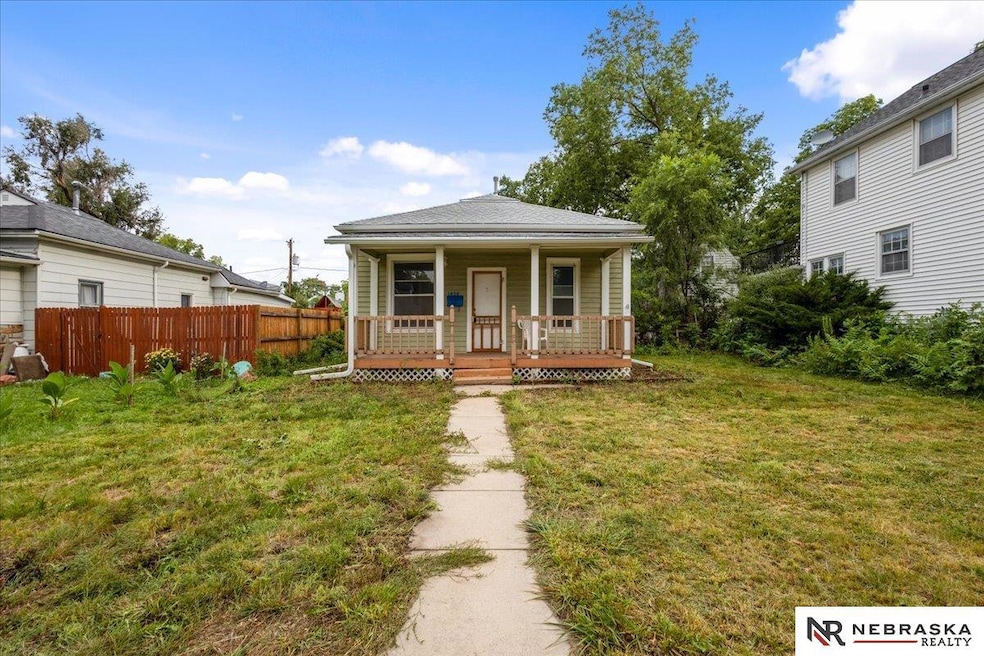 1454 Sumner St, Lincoln, NE 68502 - photo 1