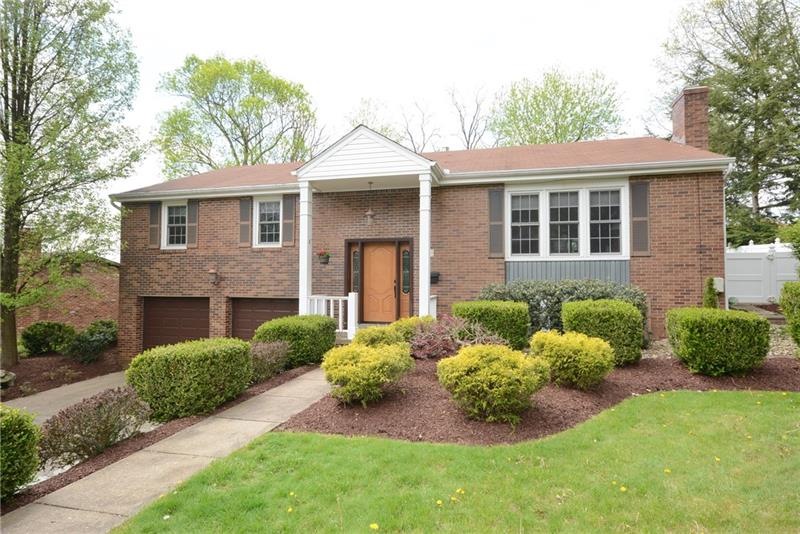 This four-bedroom split-entry enjoys a central Bet