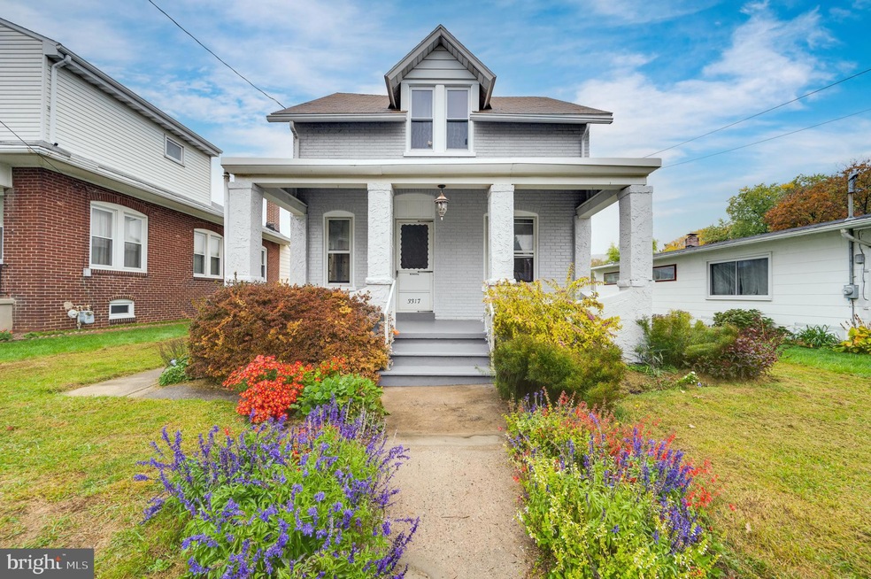 3317 Ridgeway St, Reading, PA 19605 - photo 1