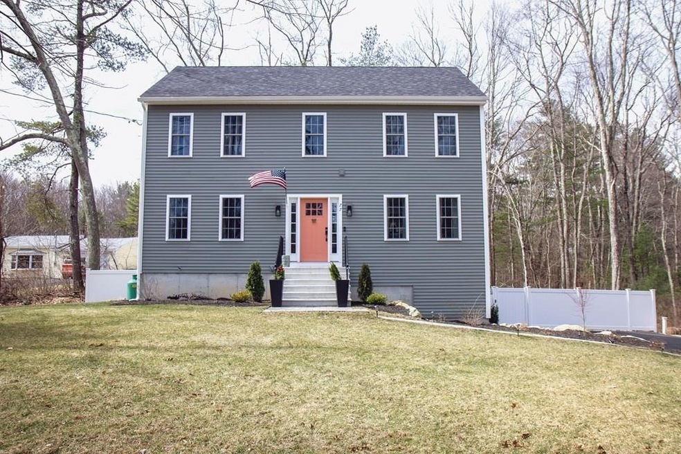 77 Maple St, Douglas, MA 01516 - photo 1