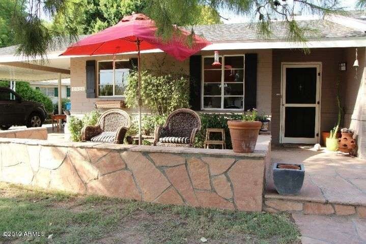 kathys home fronmt patio