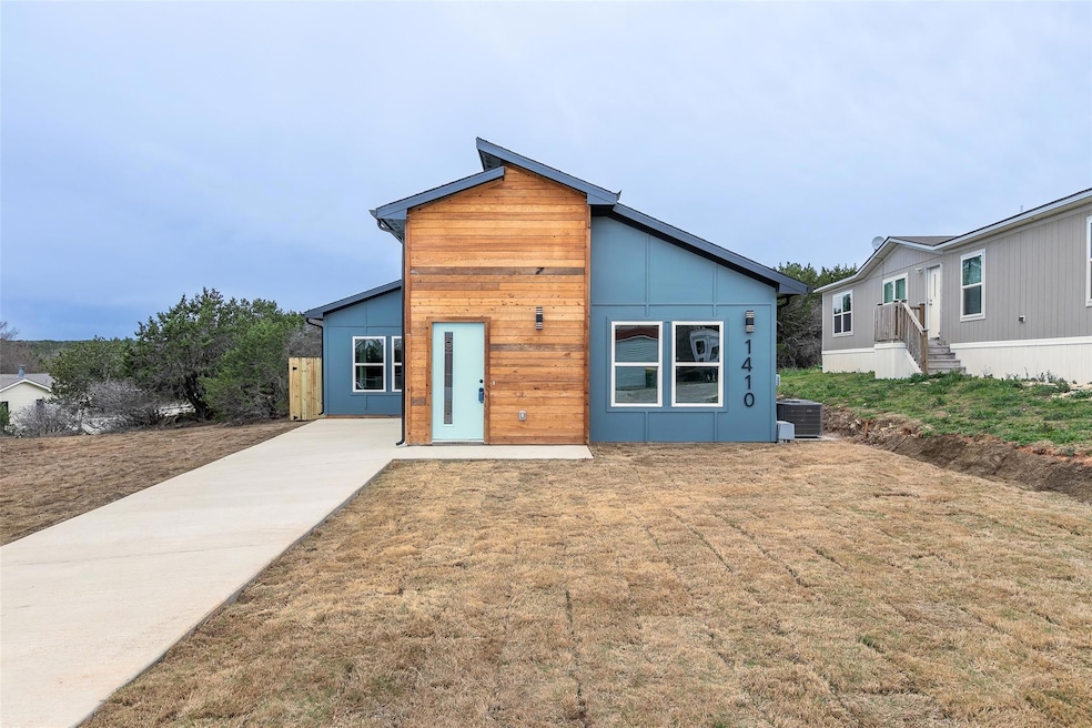 1410 Corona Dr, Granbury, TX 76048 - photo 1