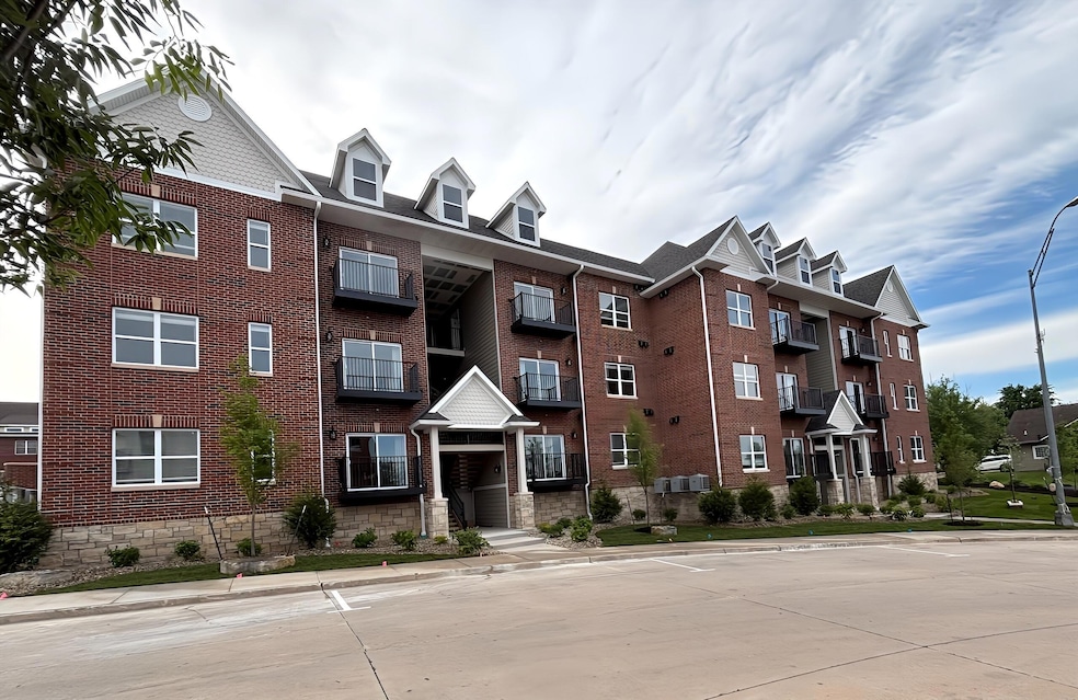 2100 Corona Rd unit 204, Columbia, MO 65203 - photo 1