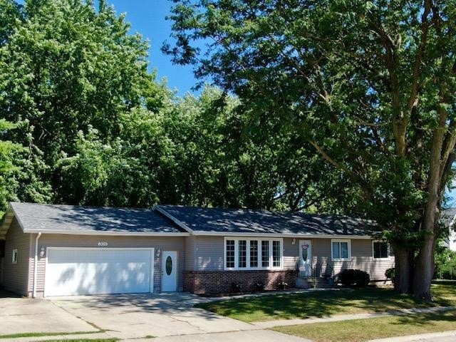 309 2nd St NW, Clarion, IA 50525 - photo 1