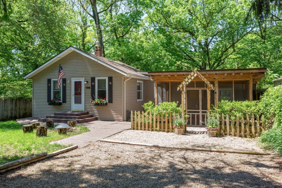 106 S Townsend
