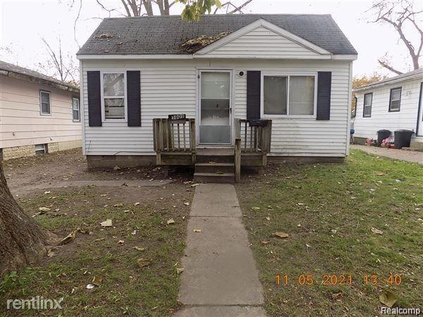3909 W Kearsley St, Flint, MI 48532 - photo 1