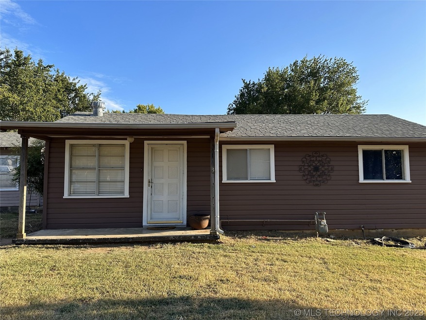 811 E Tulsa Ave, Sulphur, OK 73086 - photo 1