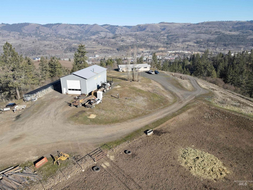 For Sale $700,000 • Co-Listing Agent