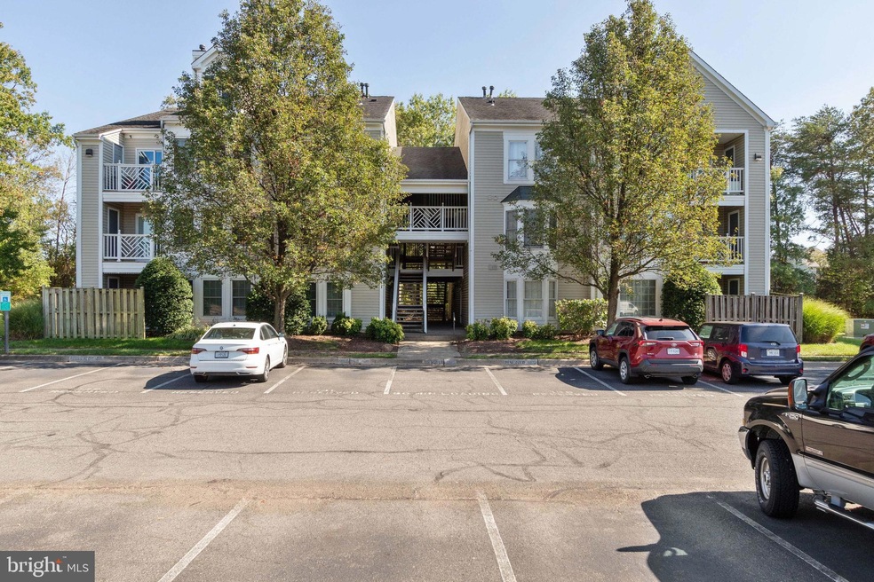 8111 Lacy Dr unit 201, Manassas, VA 20109 - photo 1