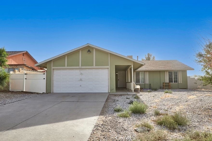 14430 Manzanita Rd, Victorville, CA 92395 - photo 1