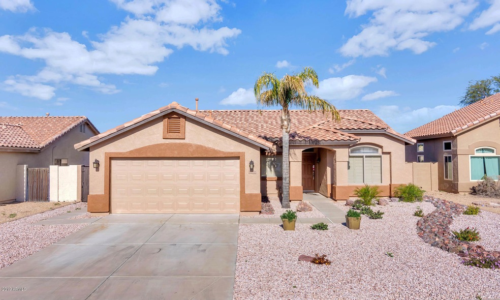 10772 W Louise Dr-large-001-3-Front Exte