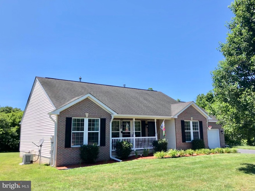 989 Caledonia Dr, Martinsburg, WV 25405 - photo 1