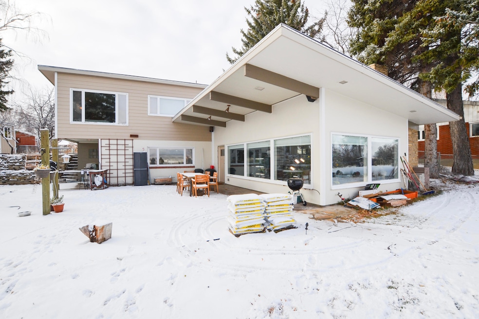 105 Hillcrest Dr, Lewistown, MT 59457 - photo 1