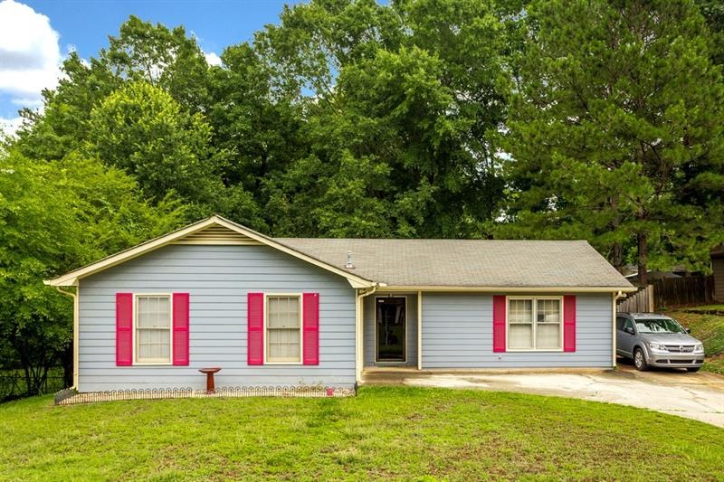 835 Bartow Ct, Riverdale, GA 30274 - photo 1