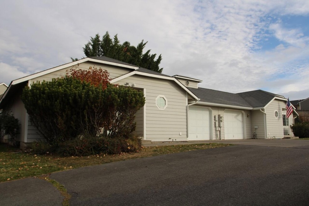 5548 Glenridge (1)
