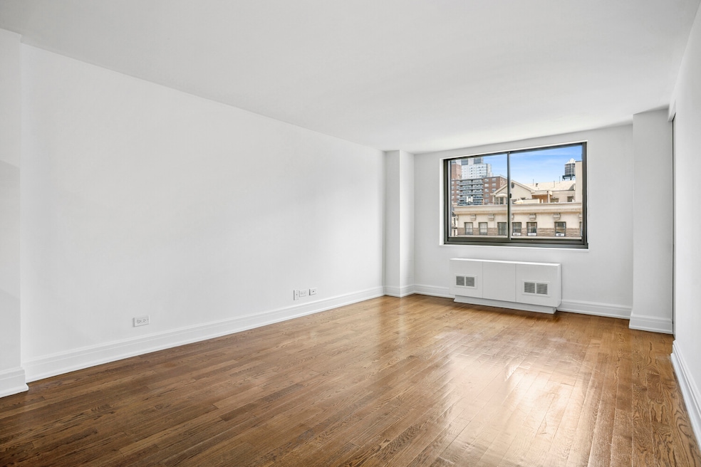 Columbia unit 10L, New York, NY 10025 - photo 1