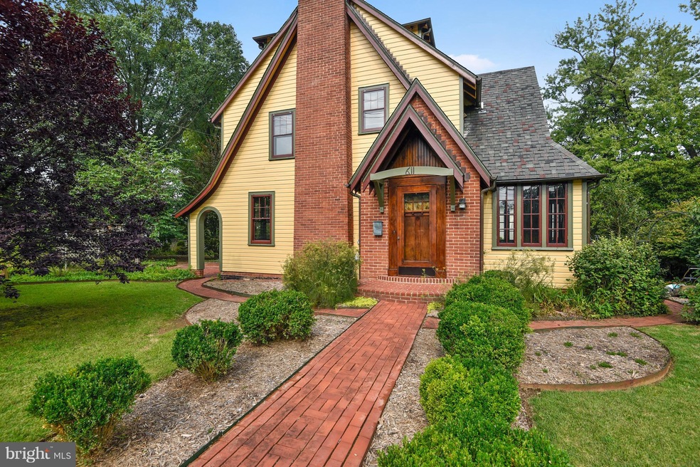 611 Pershing Dr, Silver Spring, MD 20910 - photo 1