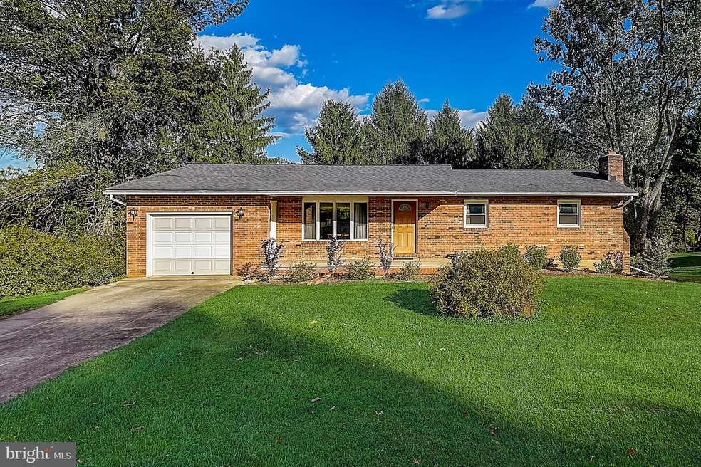 308 Anna Ln, Sykesville, MD 21784 - photo 1