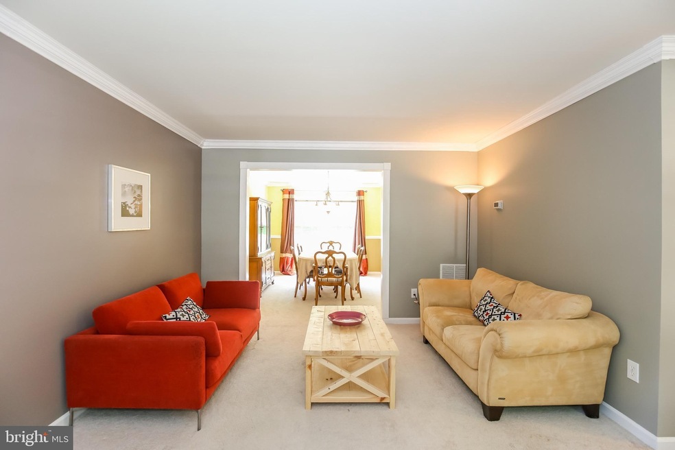 11206 Little Fox Ln, Germantown, MD 20876 - photo 1