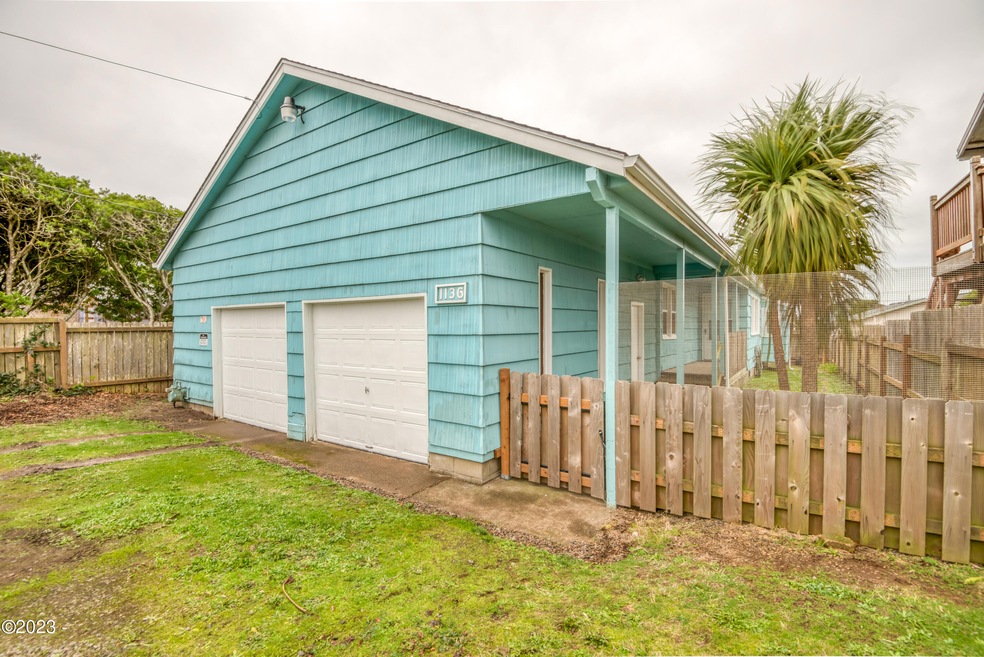1136 SW 8th St, Newport, OR 97365 - photo 1