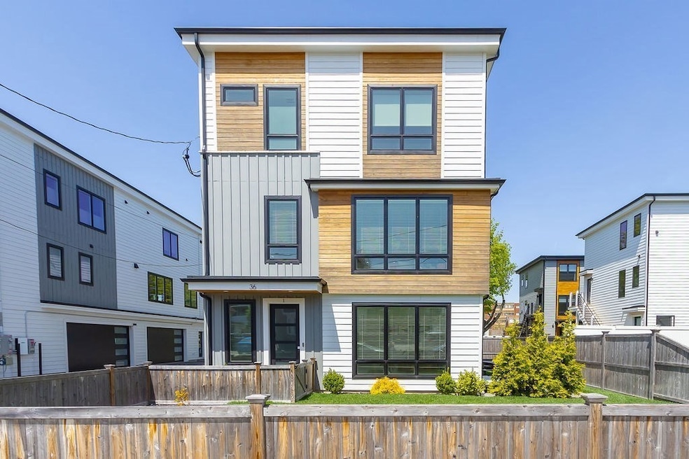 Sold $1,330,000 • Co-Listing Agent