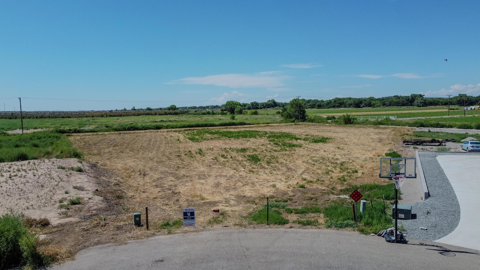 818 Brahma SW, Albuquerque, NM 87105 - photo 1