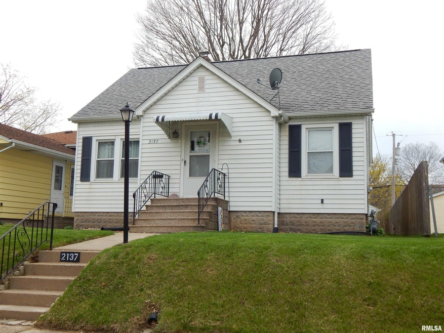 2137 3rd St, Moline, IL 61265 - photo 1