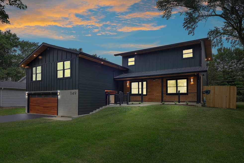 Pending $999,990 • Co-Listing Agent