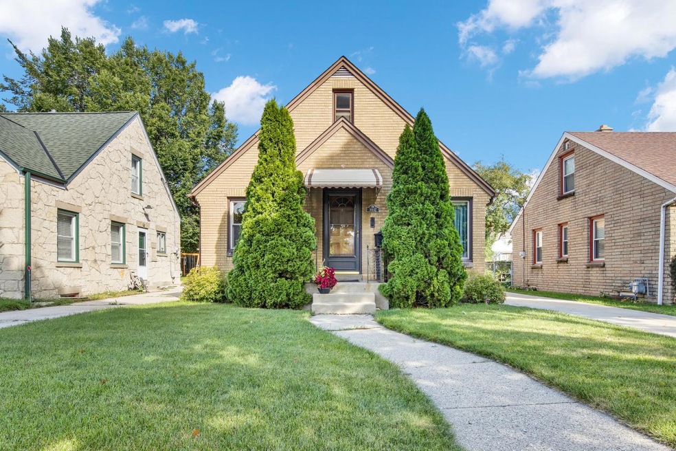 Cute Brick Bungalow!
