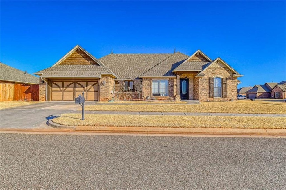 2121 SE 9th St, Moore, OK 73160 - photo 1